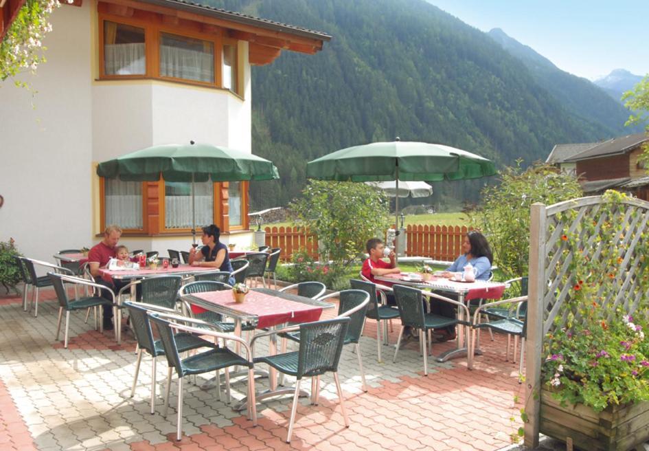 Alpenpension Elferblick Нойштіфт-ім-Штубайталь Екстер'єр фото